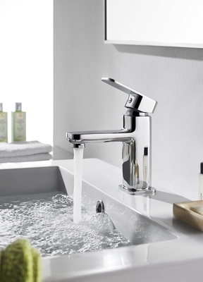 Rubinetto per lavabo moderno con maniglia singola Rubinetto per bagno in ottone