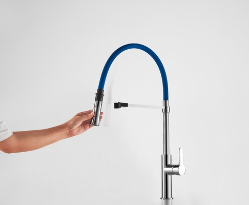 Rubinetto da cucina con attacco magnetico a 2 modalità Spray Tubo flessibile in silicone Ruota di 360 gradi Rubinetto da cucina