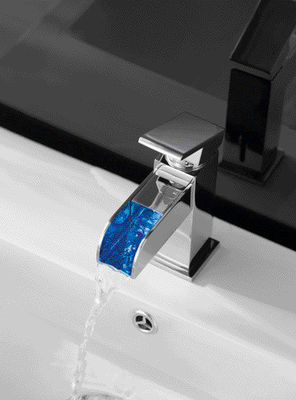 Rubinetto per lavabo a cascata Luce a LED Fornitura di acqua calda e fredda